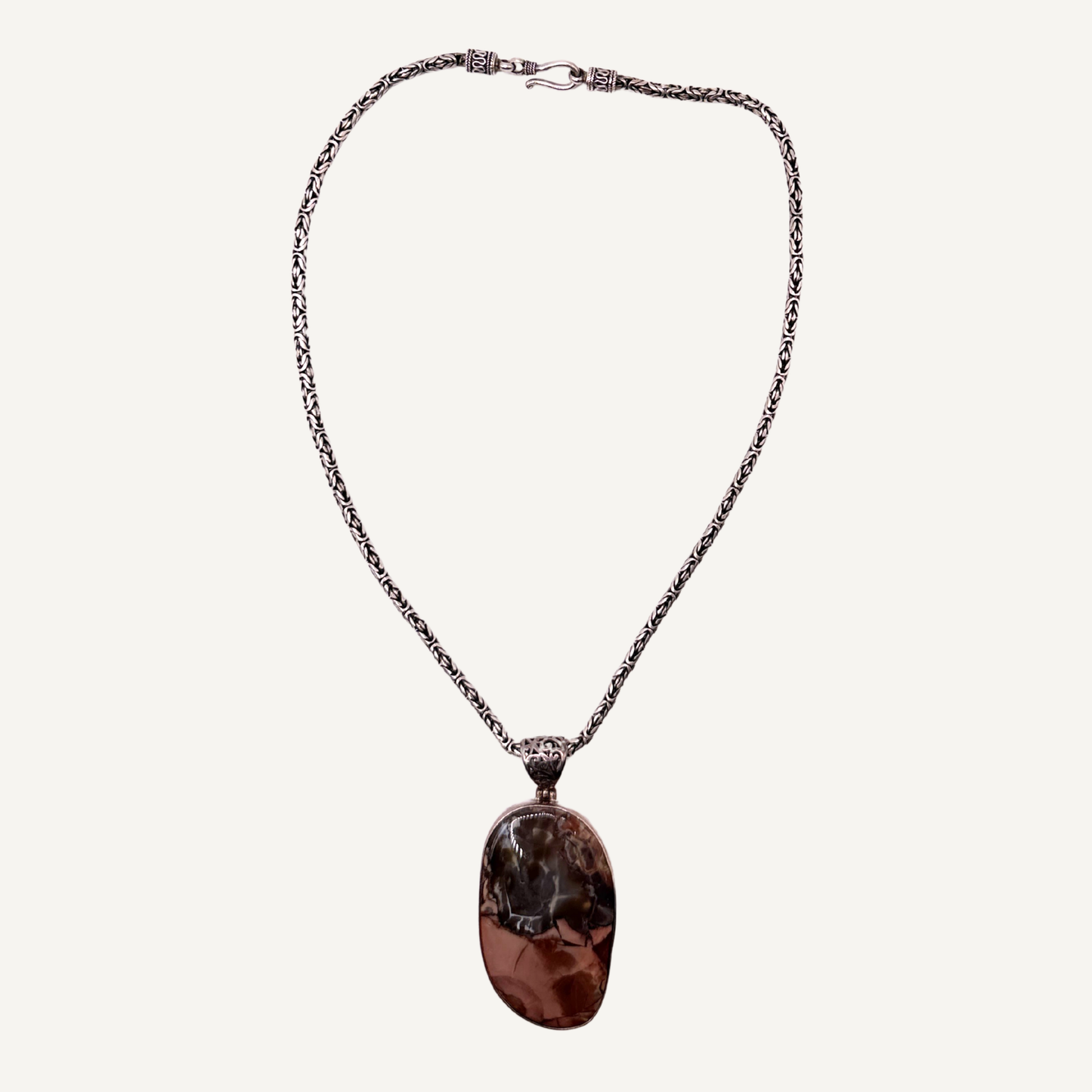 Agate Pendant Necklace