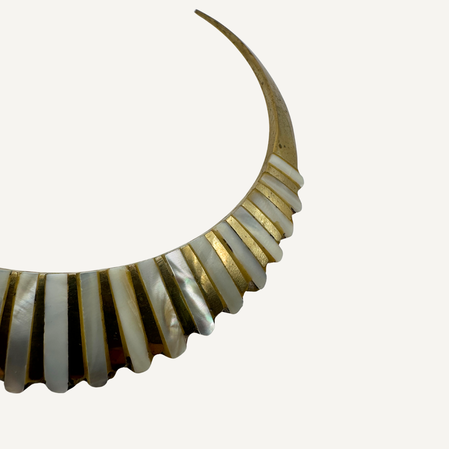 Mother of Pearl Chocker